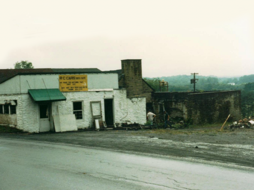 The Esso Service Station in 1986